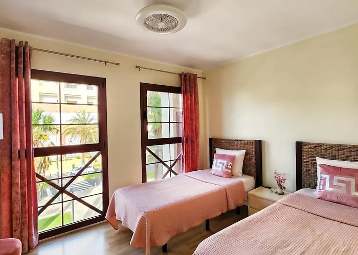 Luxury Unique Flat With 2 Swimming Pools